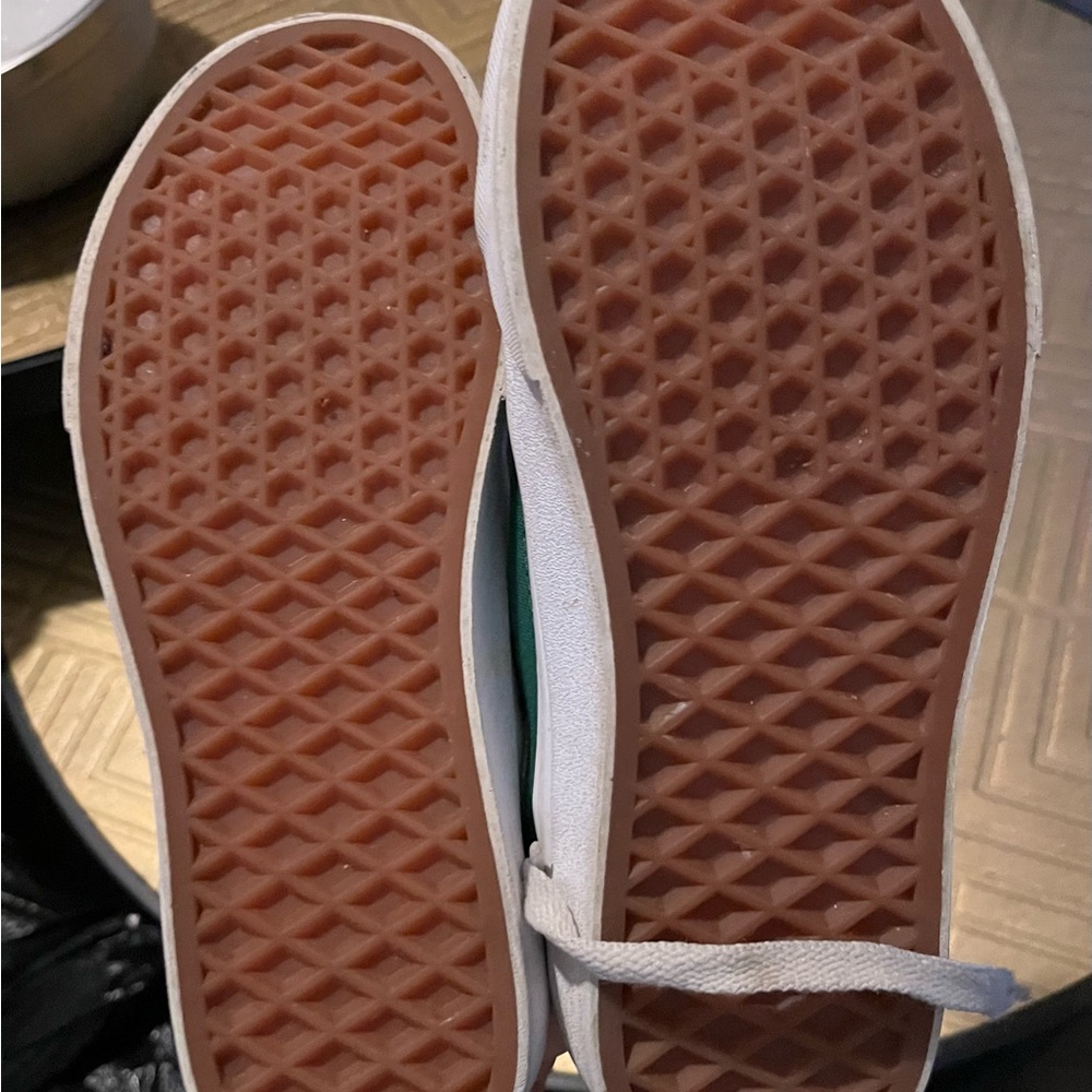Vans - Picture 4 of 5